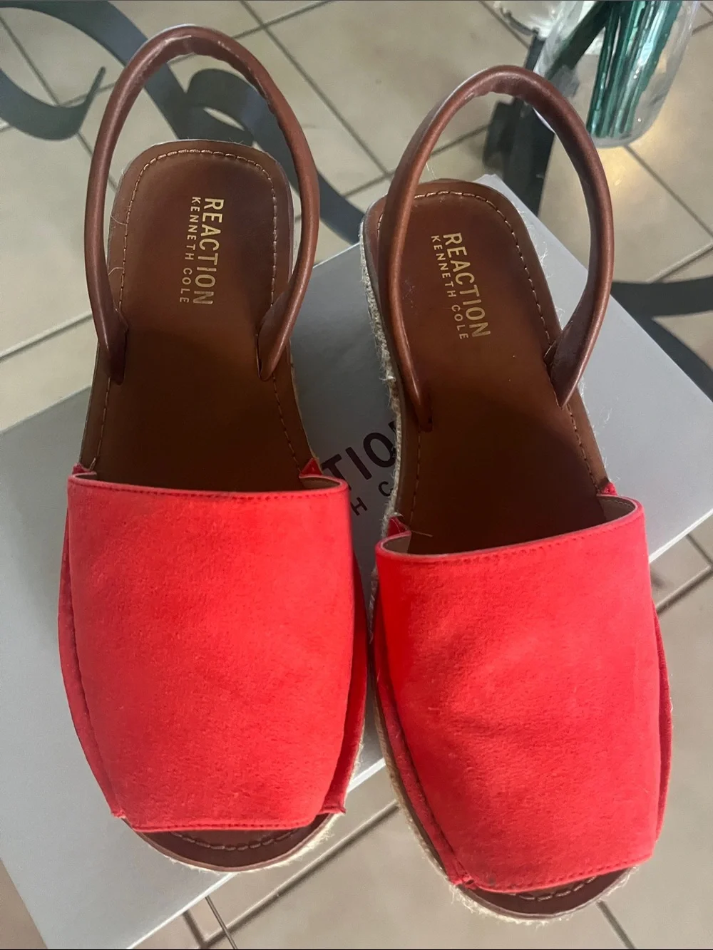 Kenneth Cole 🍒